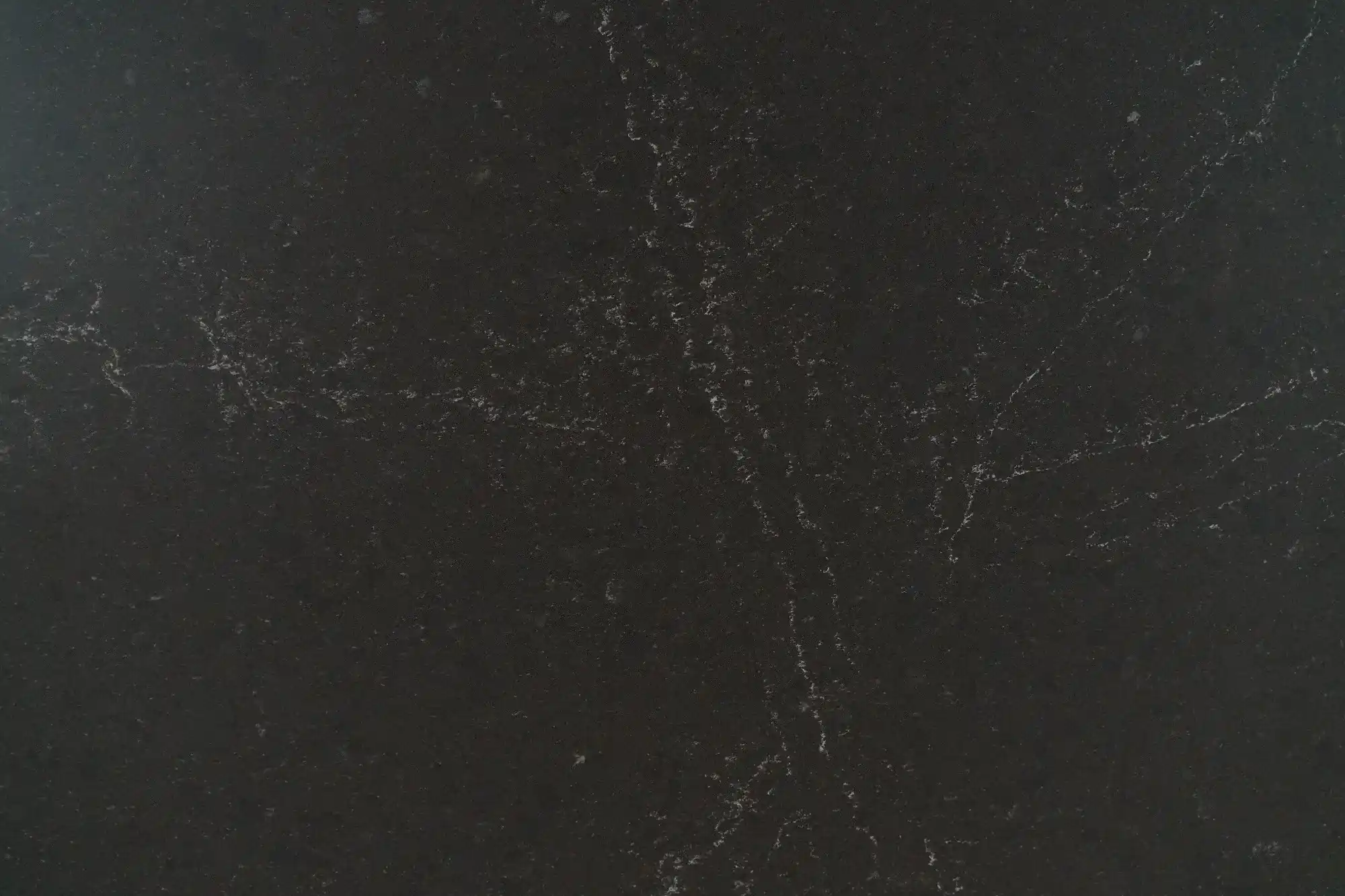 Композит кварца Bellini от производителя Quantra Quartz графитового цвета