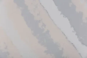 Композит кварца Etna Quartz Palissandro Blue Ocean в бежево-голубых оттенках