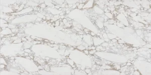 Кварцевый агломерат Adagio Gold от Stratos бежевого цвета